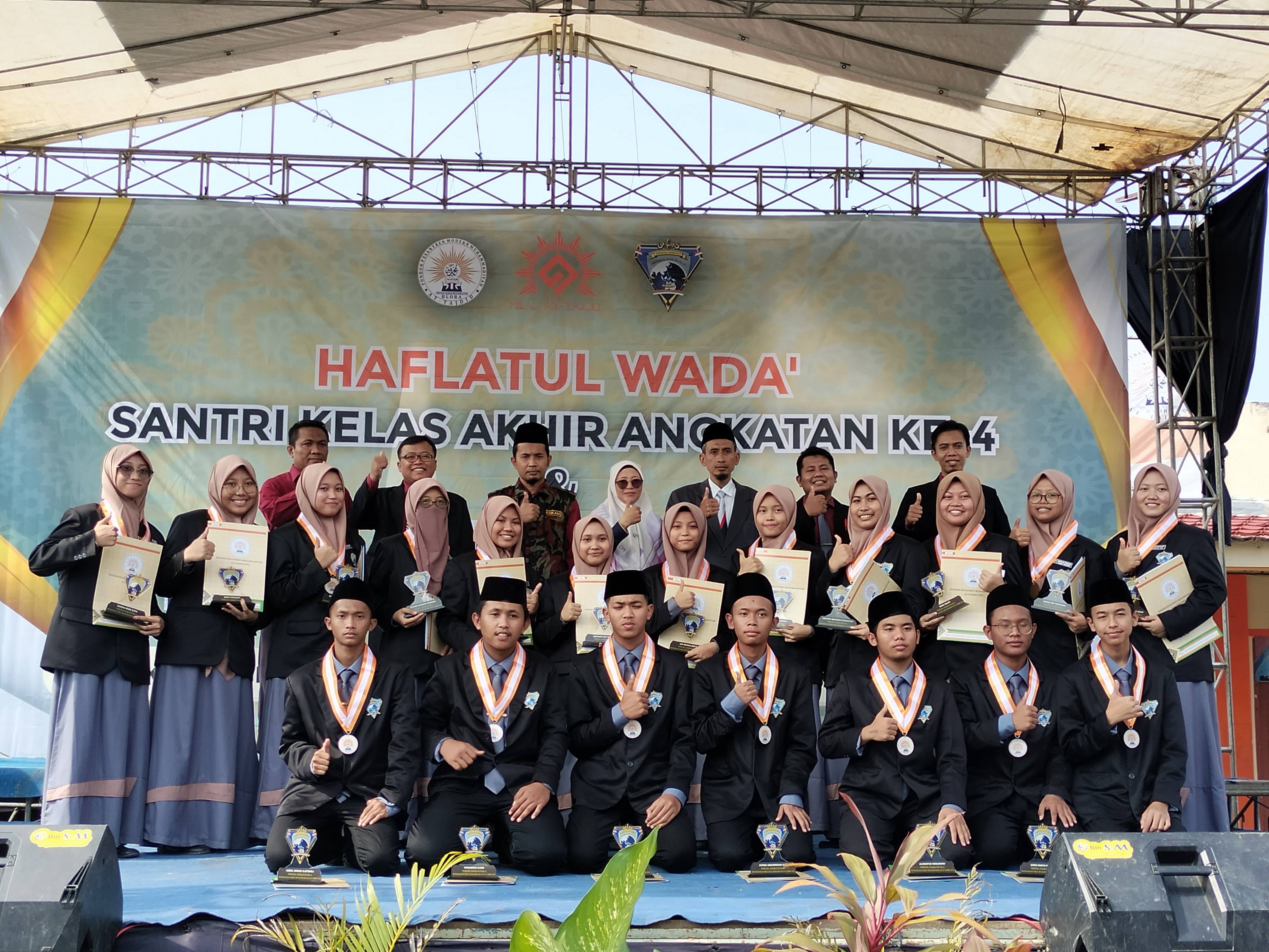 19 Santri At-Tajdid Cepu Diwisuda 